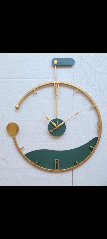 ساعت دیواری فلزی مدرن