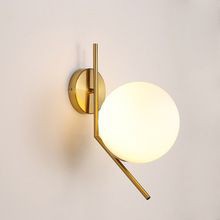 چراغ دیواری فلزی پرزرق‌وبرق (دیوارکوب مخصوص پذیرایی لوکس)