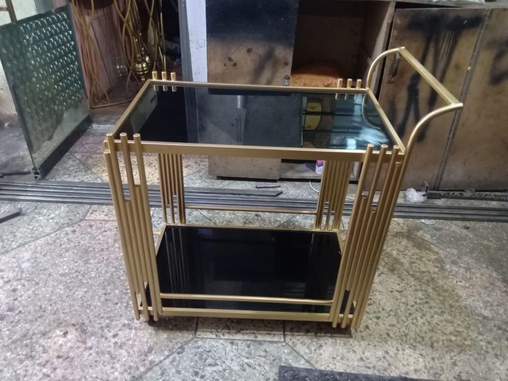 میز بار؛ کارگاهِ کیمیاگر؛ سکویِ اختصاصی برای استحاله و ترکیبِ عناصر